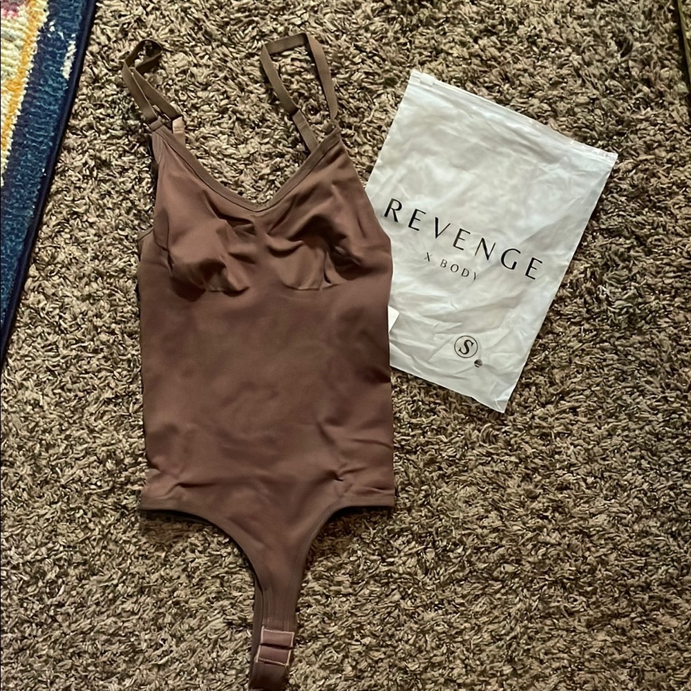Revenge Body thong shape wear
